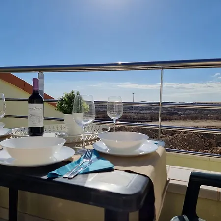 In Mit Terrasse Und Meerblick By Interhome Vakantiehuis *