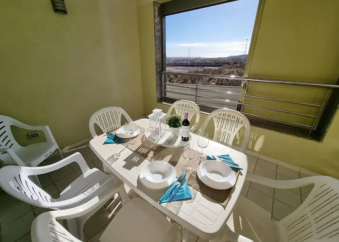 In Mit Terrasse Und Meerblick By Interhome