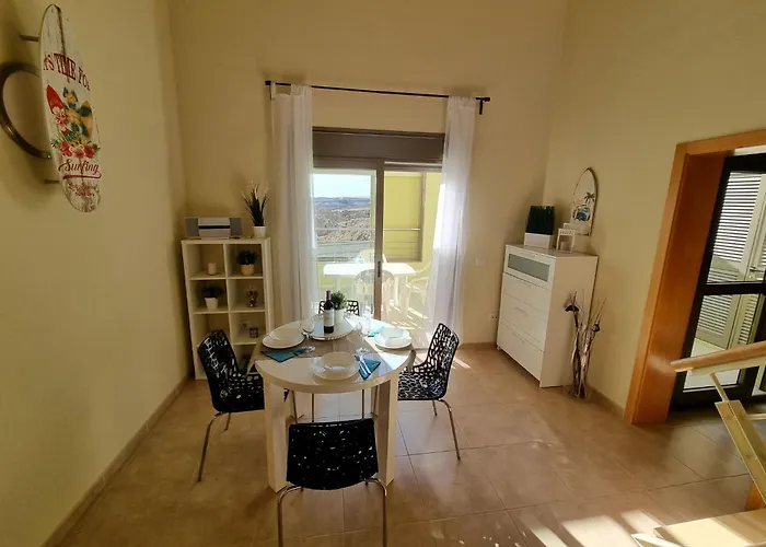 In Mit Terrasse Und Meerblick By Interhome Сasa de vacaciones