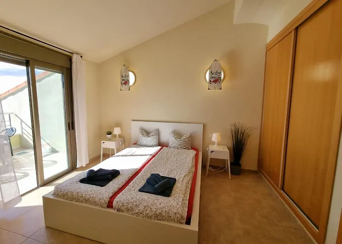 In Mit Terrasse Und Meerblick By Interhome Сasa de vacaciones
