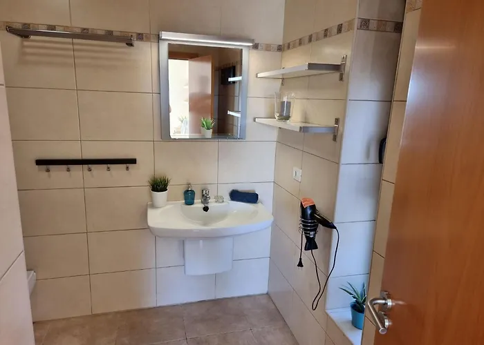 Ferienhaus In Mit Terrasse Und Meerblick By Interhome *